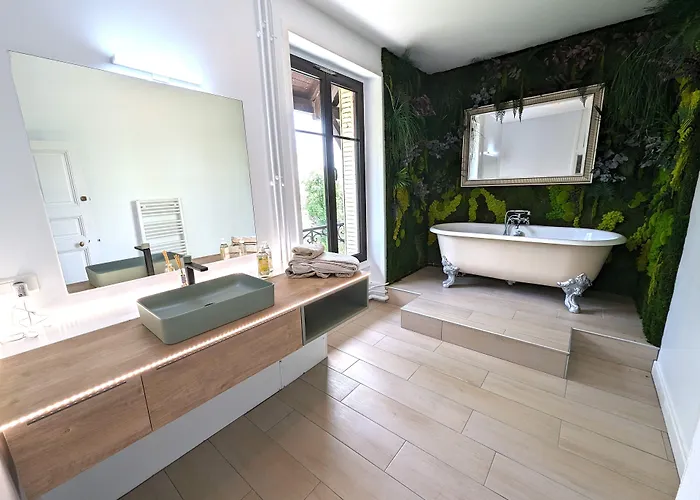 Manoir Des Reves Sauvages Hotel 3*